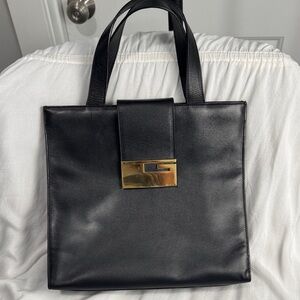 Elegant Gucci Black Leather Tote Bag